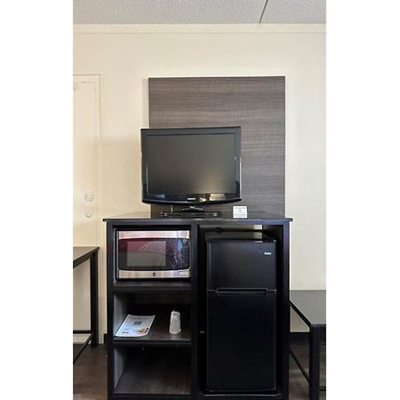 Oyo Hotel San Antonio Lackland Afb Seaworld Hwy 90 W ภายนอก รูปภาพ