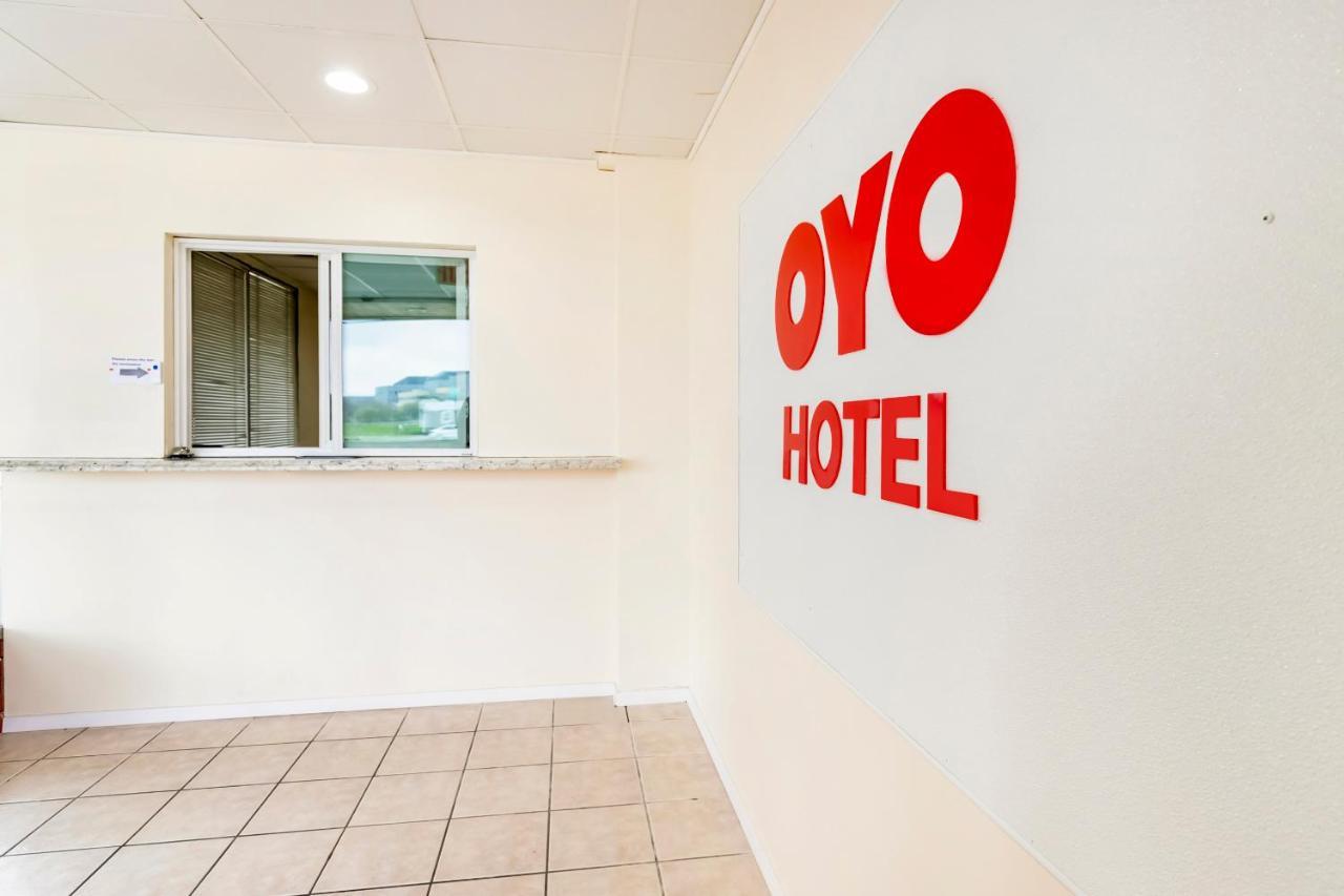 Oyo Hotel San Antonio Lackland Afb Seaworld Hwy 90 W ภายนอก รูปภาพ