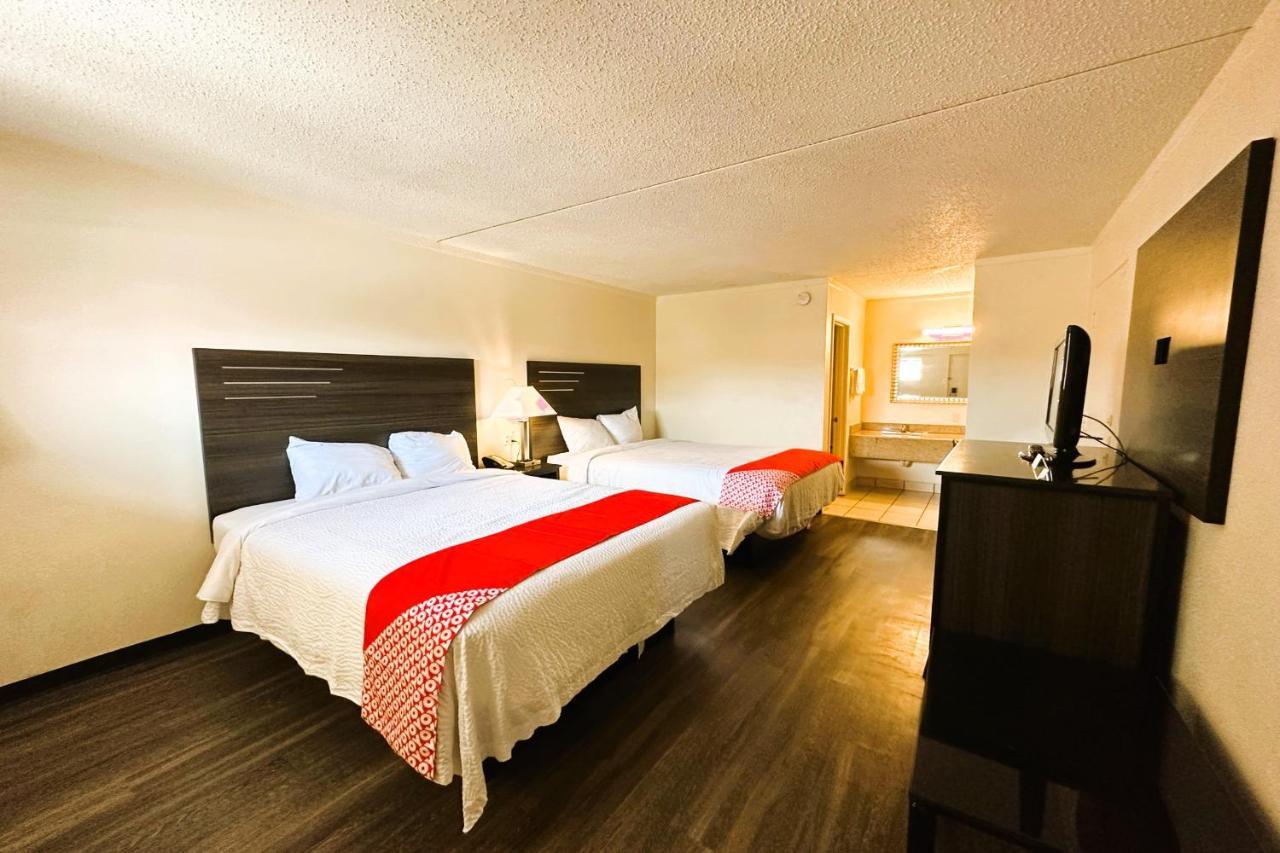 Oyo Hotel San Antonio Lackland Afb Seaworld Hwy 90 W ภายนอก รูปภาพ