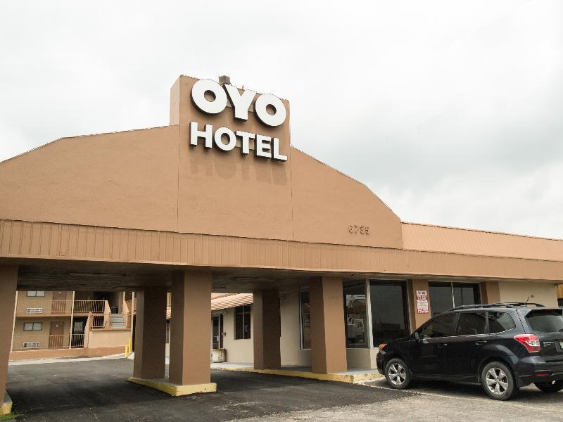 Oyo Hotel San Antonio Lackland Afb Seaworld Hwy 90 W ภายนอก รูปภาพ